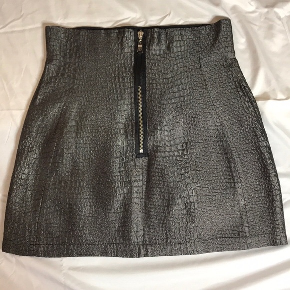BODY POLICY silver gray sparkly mini skirt M - Picture 3 of 8